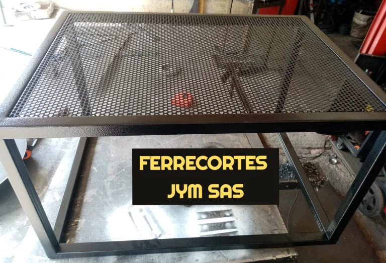 Mesa negra con tapa en malla